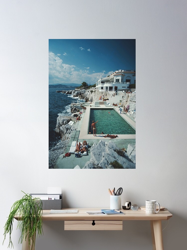 Luxury Lifestyle Images - Retro Poolside Host Luxury Lifestyle de